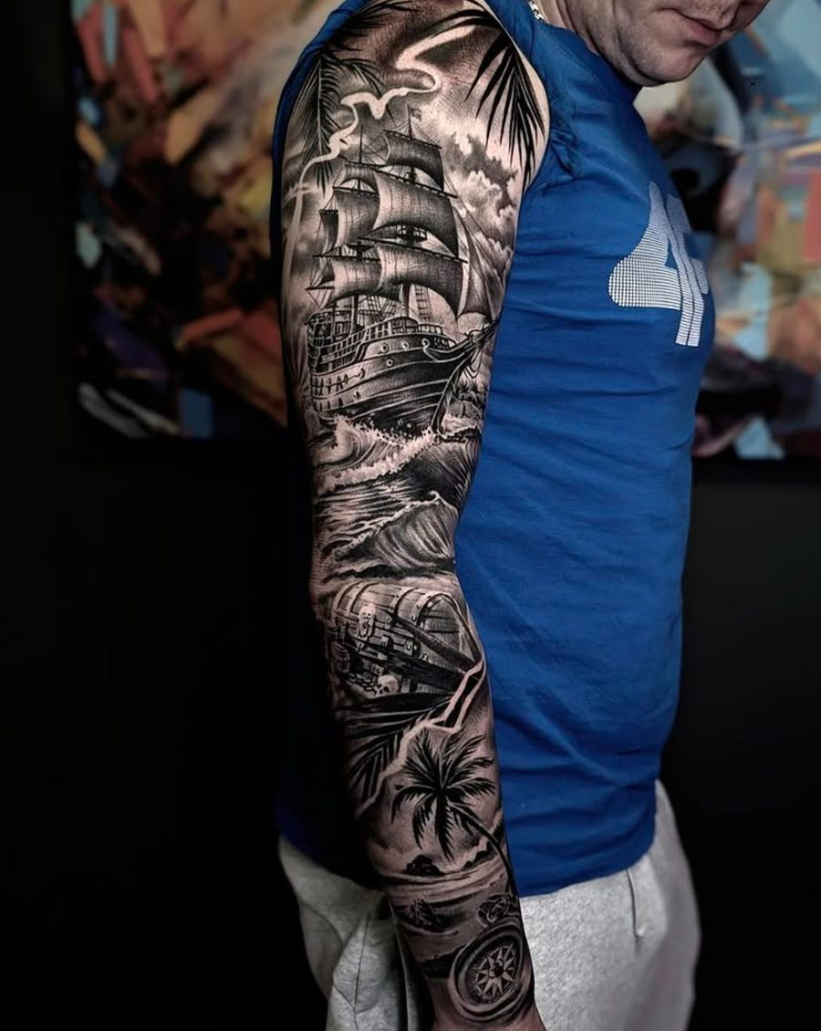 Żaglowiec i skarb, tatuaż realistyczny — realizacja Ranger Ink